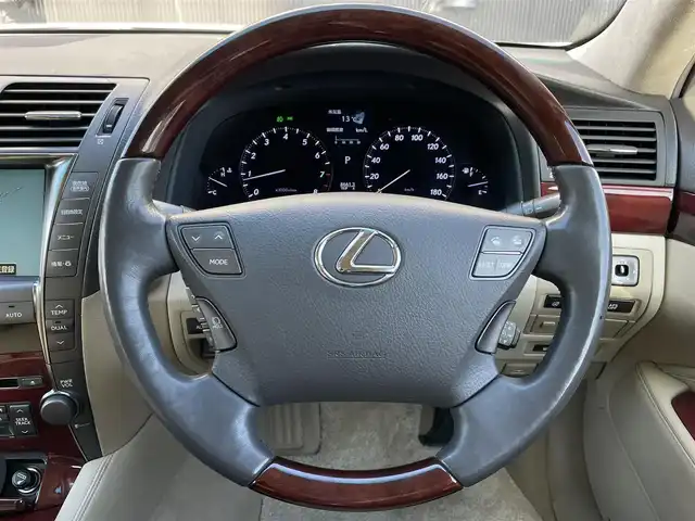 レクサス ＬＳ 460 バージョンS Iパッケージ 長野県 2006(平18)年 9.2万km ホワイトパールクリスタルシャイン LEXUSプレミアムサウンドシステム/　イージークローザー/　バックカメラ/　ETC/　エンジンスターター/　メモリ付きパワーシート/　シートヒーター/シートクーラー/　純正HDDナビ（FM/AM/CD/DVD/MD）/　クルコン/　オートライト/　オートホールド/　プッシュスタート/　ステアリングスイッチ/　パワーバックドア/　防眩ミラー