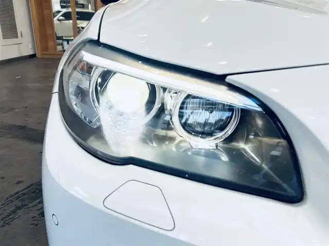 ＢＭＷ ５２３ｄ Mスポーツ 大阪府 2015(平27)年 6.1万km 白 ACC/純正ナビ/TV/バックカメラ/USB/AUX/Bluetooth/純正18インチAW/HIDヘッドライト/クリアランスソナー/パドルシフト/スマートキー/パワーシート/Dシートメモリ/ETC