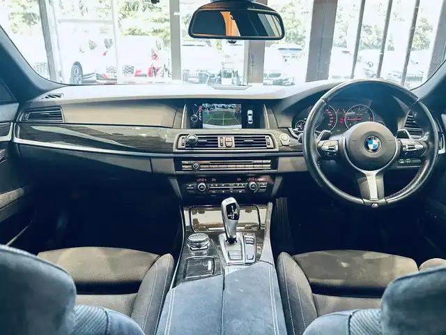 ＢＭＷ ５２３ｄ Mスポーツ 大阪府 2015(平27)年 6.1万km 白 ACC/純正ナビ/TV/バックカメラ/USB/AUX/Bluetooth/純正18インチAW/HIDヘッドライト/クリアランスソナー/パドルシフト/スマートキー/パワーシート/Dシートメモリ/ETC