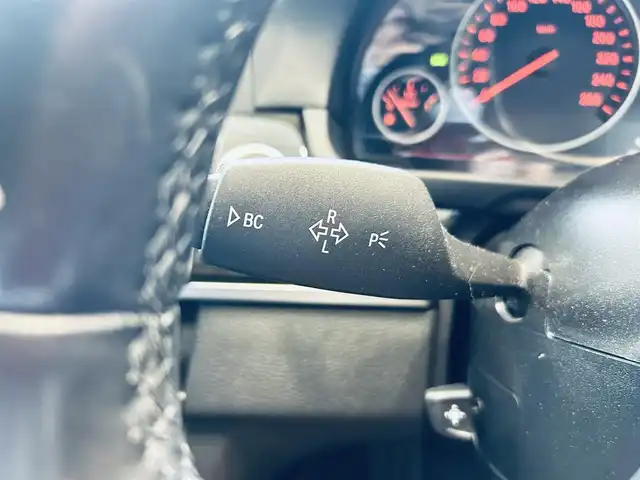 ＢＭＷ ５２３ｄ Mスポーツ 大阪府 2015(平27)年 6.1万km 白 ACC/純正ナビ/TV/バックカメラ/USB/AUX/Bluetooth/純正18インチAW/HIDヘッドライト/クリアランスソナー/パドルシフト/スマートキー/パワーシート/Dシートメモリ/ETC