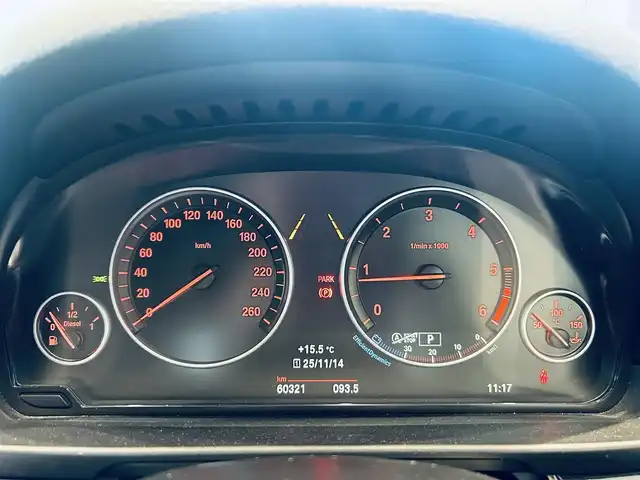 ＢＭＷ ５２３ｄ Mスポーツ 大阪府 2015(平27)年 6.1万km 白 ACC/純正ナビ/TV/バックカメラ/USB/AUX/Bluetooth/純正18インチAW/HIDヘッドライト/クリアランスソナー/パドルシフト/スマートキー/パワーシート/Dシートメモリ/ETC