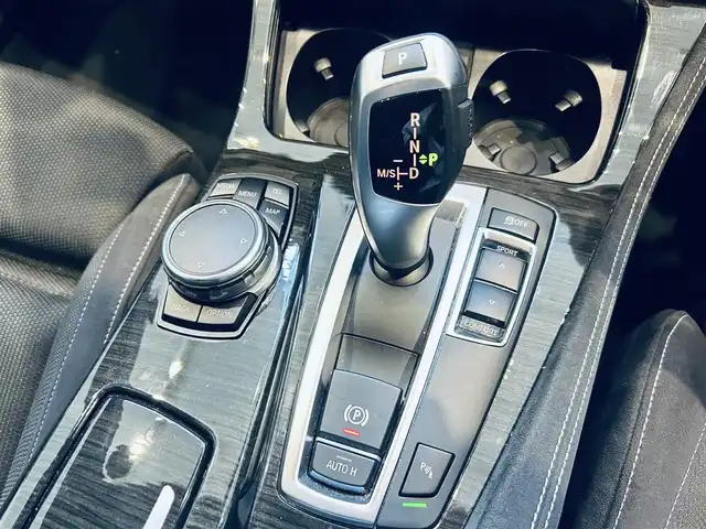 ＢＭＷ ５２３ｄ Mスポーツ 大阪府 2015(平27)年 6.1万km 白 ACC/純正ナビ/TV/バックカメラ/USB/AUX/Bluetooth/純正18インチAW/HIDヘッドライト/クリアランスソナー/パドルシフト/スマートキー/パワーシート/Dシートメモリ/ETC