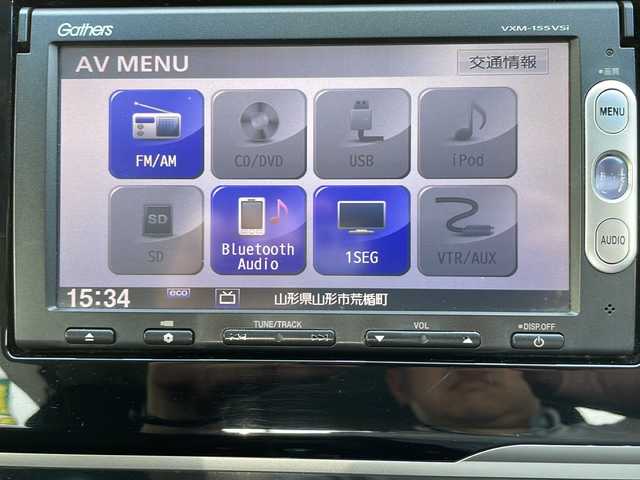 ホンダ フィット ハイブリット Fパッケージ 山形県 2015(平27)年 10.6万km クリスタルブラックパール ・ワンオーナー/・純正ナビ/ワンセグ/CD/DVD/Bluetooth/・バックカメラ/・ETC/・純正マット/・純正エンジンスターター/・スチールホイール＋スタッドレスタイヤ車載/・スペアキー1本/・保証書