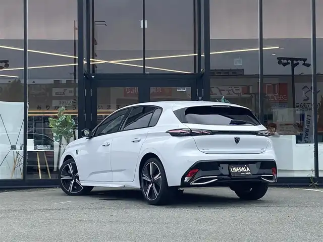 プジョー プジョー ３０８ GT ブルーHDi 福岡県 2024(令6)年 0.4万km 白 ・1オーナー/・アクティブクルーズコントロール/・純正HDDナビ/USB/Bluetooth/AppleCarPlay/・全方位カメラ/・ハーフレザーシート/シートヒーター/・社外ETC/・純正18AW/・プッシュスタート/・パーキングアシスト/・アイドリングストップ/・スマートキー/・パワーシート/・レーンキープアシスト/・オートライト/・LEDライト