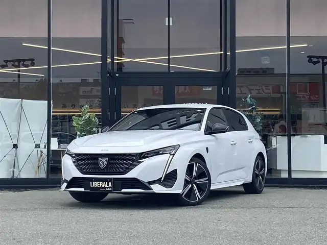 プジョー プジョー ３０８ GT ブルーHDi 福岡県 2024(令6)年 0.4万km 白 ・1オーナー/・アクティブクルーズコントロール/・純正HDDナビ/USB/Bluetooth/AppleCarPlay/・全方位カメラ/・ハーフレザーシート/シートヒーター/・社外ETC/・純正18AW/・プッシュスタート/・パーキングアシスト/・アイドリングストップ/・スマートキー/・パワーシート/・レーンキープアシスト/・オートライト/・LEDライト