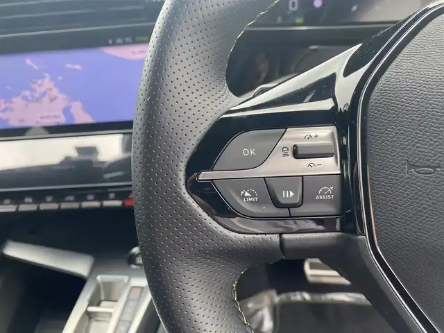 プジョー プジョー ３０８ GT ブルーHDi 福岡県 2024(令6)年 0.4万km 白 ・1オーナー/・アクティブクルーズコントロール/・純正HDDナビ/USB/Bluetooth/AppleCarPlay/・全方位カメラ/・ハーフレザーシート/シートヒーター/・社外ETC/・純正18AW/・プッシュスタート/・パーキングアシスト/・アイドリングストップ/・スマートキー/・パワーシート/・レーンキープアシスト/・オートライト/・LEDライト