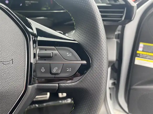 プジョー プジョー ３０８ GT ブルーHDi 福岡県 2024(令6)年 0.4万km 白 ・1オーナー/・アクティブクルーズコントロール/・純正HDDナビ/USB/Bluetooth/AppleCarPlay/・全方位カメラ/・ハーフレザーシート/シートヒーター/・社外ETC/・純正18AW/・プッシュスタート/・パーキングアシスト/・アイドリングストップ/・スマートキー/・パワーシート/・レーンキープアシスト/・オートライト/・LEDライト