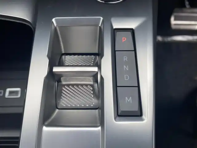 プジョー プジョー ３０８ GT ブルーHDi 福岡県 2024(令6)年 0.4万km 白 ・1オーナー/・アクティブクルーズコントロール/・純正HDDナビ/USB/Bluetooth/AppleCarPlay/・全方位カメラ/・ハーフレザーシート/シートヒーター/・社外ETC/・純正18AW/・プッシュスタート/・パーキングアシスト/・アイドリングストップ/・スマートキー/・パワーシート/・レーンキープアシスト/・オートライト/・LEDライト