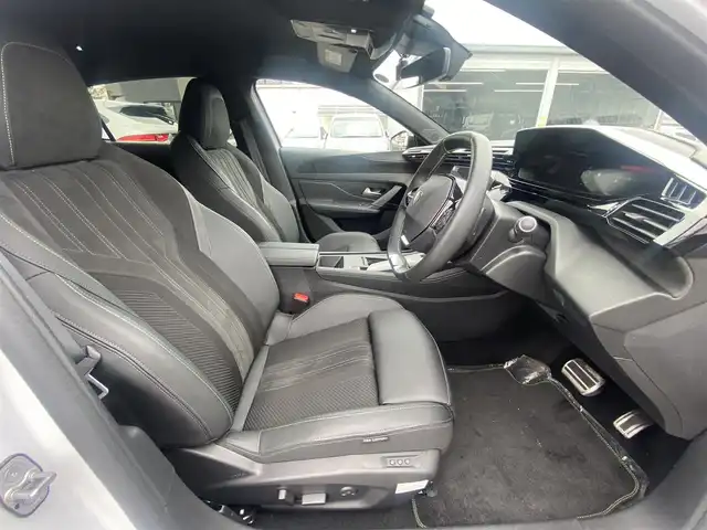 プジョー プジョー ３０８ GT ブルーHDi 福岡県 2024(令6)年 0.4万km 白 ・1オーナー/・アクティブクルーズコントロール/・純正HDDナビ/USB/Bluetooth/AppleCarPlay/・全方位カメラ/・ハーフレザーシート/シートヒーター/・社外ETC/・純正18AW/・プッシュスタート/・パーキングアシスト/・アイドリングストップ/・スマートキー/・パワーシート/・レーンキープアシスト/・オートライト/・LEDライト