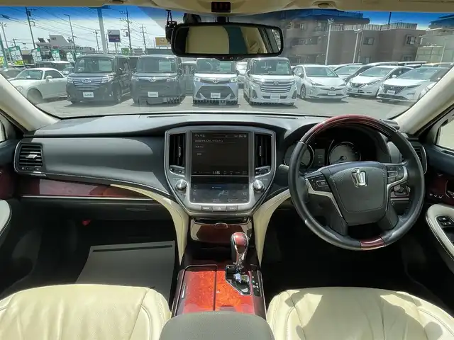 トヨタ クラウン マジェスタ 静岡県 2013(平25)年 11.9万km ホワイトパールクリスタルシャイン メーカーナビ/フルセグ/CD/DVD/Bluetooth/バックカメラ/プリクラッシュセーフティ/レーダークルーズコントロール/オートハイビーム/ヘッドライトウォッシャー/全ドアイージークローザー/スマートキー/革調シートカバー/純正18インチアルミ/前席シートヒーター/前席パワーシート/ハンドルヒーター/ドライブレコーダー/BSM/ビルトインETC/サマータイヤ24年製[LE MANS V+]/トヨタ記録簿H26/27/28/30/R2/4/5年有り