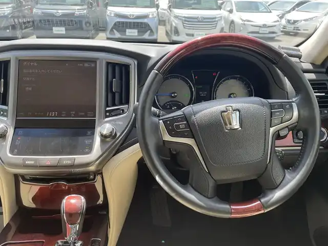 トヨタ クラウン マジェスタ 静岡県 2013(平25)年 11.9万km ホワイトパールクリスタルシャイン メーカーナビ/フルセグ/CD/DVD/Bluetooth/バックカメラ/プリクラッシュセーフティ/レーダークルーズコントロール/オートハイビーム/ヘッドライトウォッシャー/全ドアイージークローザー/スマートキー/革調シートカバー/純正18インチアルミ/前席シートヒーター/前席パワーシート/ハンドルヒーター/ドライブレコーダー/BSM/ビルトインETC/サマータイヤ24年製[LE MANS V+]/トヨタ記録簿H26/27/28/30/R2/4/5年有り