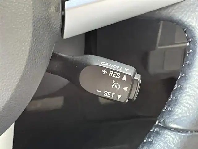 トヨタ ルーミー カスタムG 埼玉県 2019(令1)年 6.4万km パールホワイトⅢ 1オーナー/純正9インチナビ/フルセグ・CD・DVD・BT/Bカメラ/PCS/TRC/アイドリングストップ/クルコン(追従なし)/コーナーセンサー/シートヒーター(D/N席)/ETC/LEDヘッドライト/オートライト/オートハイビーム/フォグランプ/両側パワースライドドア/純正前ドラレコ/社外AW(165/65/R14・スタッドレス付き)/スマートキー2本/保証書/取扱説明書