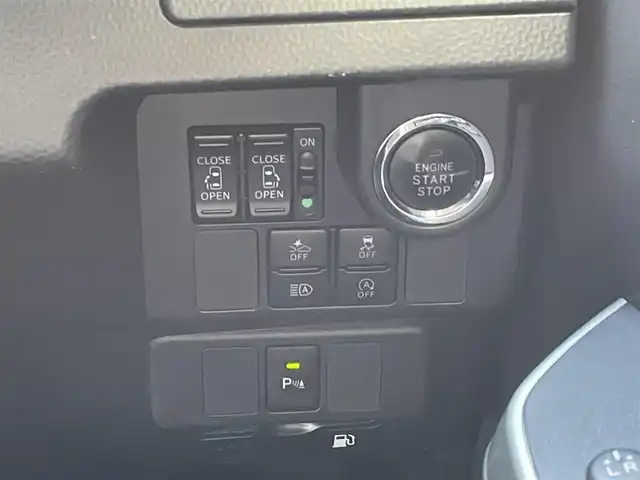 トヨタ ルーミー カスタムG 埼玉県 2019(令1)年 6.4万km パールホワイトⅢ 1オーナー/純正9インチナビ/フルセグ・CD・DVD・BT/Bカメラ/PCS/TRC/アイドリングストップ/クルコン(追従なし)/コーナーセンサー/シートヒーター(D/N席)/ETC/LEDヘッドライト/オートライト/オートハイビーム/フォグランプ/両側パワースライドドア/純正前ドラレコ/社外AW(165/65/R14・スタッドレス付き)/スマートキー2本/保証書/取扱説明書