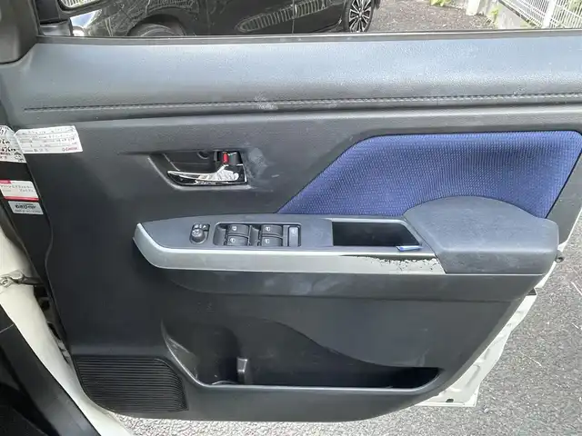 トヨタ ルーミー カスタムG 埼玉県 2019(令1)年 6.4万km パールホワイトⅢ 1オーナー/純正9インチナビ/フルセグ・CD・DVD・BT/Bカメラ/PCS/TRC/アイドリングストップ/クルコン(追従なし)/コーナーセンサー/シートヒーター(D/N席)/ETC/LEDヘッドライト/オートライト/オートハイビーム/フォグランプ/両側パワースライドドア/純正前ドラレコ/社外AW(165/65/R14・スタッドレス付き)/スマートキー2本/保証書/取扱説明書