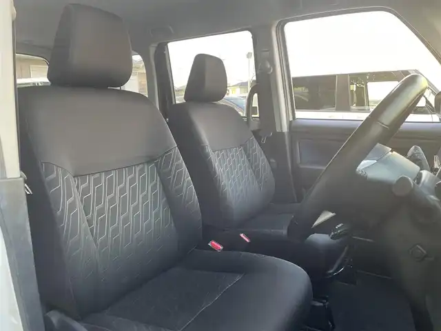 トヨタ ルーミー カスタムG 埼玉県 2019(令1)年 6.4万km パールホワイトⅢ 1オーナー/純正9インチナビ/フルセグ・CD・DVD・BT/Bカメラ/PCS/TRC/アイドリングストップ/クルコン(追従なし)/コーナーセンサー/シートヒーター(D/N席)/ETC/LEDヘッドライト/オートライト/オートハイビーム/フォグランプ/両側パワースライドドア/純正前ドラレコ/社外AW(165/65/R14・スタッドレス付き)/スマートキー2本/保証書/取扱説明書