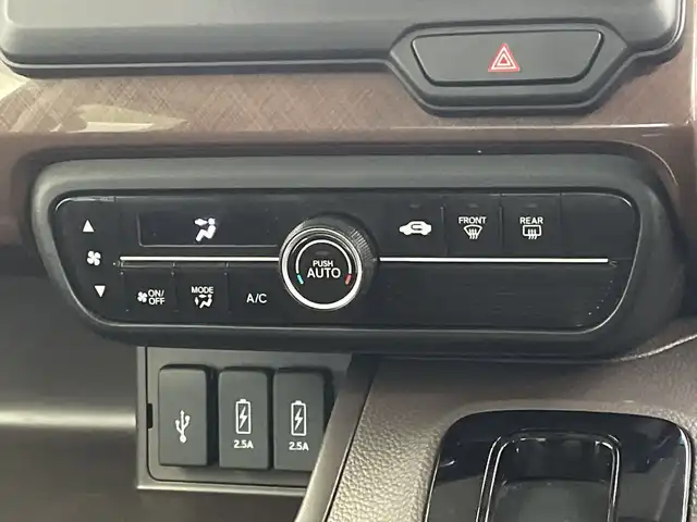 ホンダ Ｎ ＢＯＸ G･L ホンダセンシング カッパーブラウンスタイル 新潟県 2019(平31)年 3万km 黒Ⅱ 純正SDナビ　BT/CD/DVD/USB/ツートンカラー　/スペアキー1本　/保証書　/取扱説明書　/記録簿　/レーダークルーズコントロール　/両側パワースライドア　/コーナーセンサー　/バックカメラ/サイドアンダーミラー/サイドビューサポートミラー/前方ドライブレコーダー　/ETC　/純正フロアマット/充電ポート×２