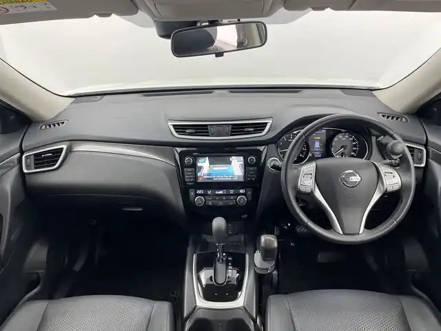 日産 エクストレイル 20Xtt エマージェンシーブレーキ 群馬県 2017(平29)年 5.5万km ブリリアントホワイトパール 純正ナビ　全周囲カメラ　ブラインドスポットモニター　衝突被害軽減ブレーキ　車線逸脱警報　手動運転装置　車いす収納装置付　パワーバックドア　シートヒーター　ＥＴＣ　ＬＥＤ　ドライブレコーダー　禁煙車