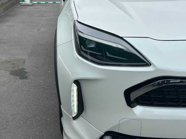 トヨタ ヤリスクロス ハイブリッド Z 茨城県 2022(令4)年 4.2万km ホワイトパールクリスタルシャイン 純正8型ディスプレイオーディオ/AppleCarPlay/バックカメラ/ビルトインETC/ブラインドスポットモニター/ドライブレコーダー/ハーフレザーシート/パワーシート/シートヒーター/モデリスタエアロ/パーキングアシスト/レーンキープアシスト/レーダー付きクルーズコントロール/横滑り防止装置/衝突軽減システム/LEDヘッドライト/オートライト/オートマチックハイビーム/純正18インチアルミホイール/純正フロアマット/スマートキー