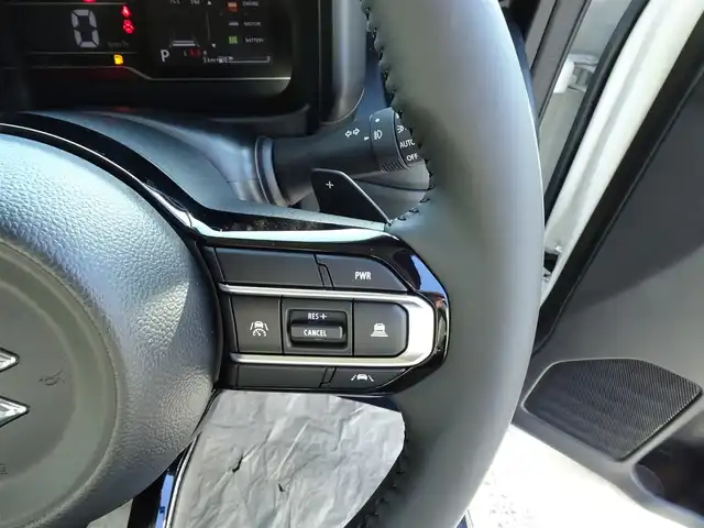 スズキ スペーシア カスタム HYBRID XS ターボ 千葉県 2025(令7)年 0.1千km ピュアホワイトパール/ブラック2トーン 【届出済未使用車】/【ピュアホワイトP/ブラック2トーン（C2H）】/LEDヘッドライト/LEDフォグランプ/パドルシフト/パワーモード/ヘッドアップディスプレイ/スズキセーティサポート/両側パワースライドドア/ハーフレザーシート/シートヒーター/純正15インチAW/アダプティブクルーズコントロール/プッシュスタート/スマートキー2本/プレミアムUV/IRカットガラス/サイド/カーテンエアバッグ/保証書/取扱説明書/