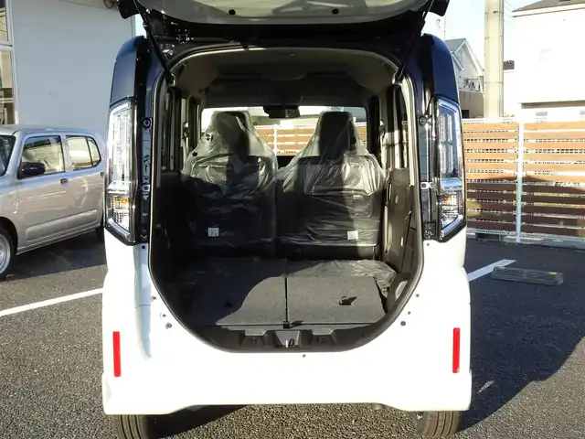 スズキ スペーシア カスタム HYBRID XS ターボ 千葉県 2025(令7)年 0.1千km ピュアホワイトパール/ブラック2トーン 【届出済未使用車】/【ピュアホワイトP/ブラック2トーン（C2H）】/LEDヘッドライト/LEDフォグランプ/パドルシフト/パワーモード/ヘッドアップディスプレイ/スズキセーティサポート/両側パワースライドドア/ハーフレザーシート/シートヒーター/純正15インチAW/アダプティブクルーズコントロール/プッシュスタート/スマートキー2本/プレミアムUV/IRカットガラス/サイド/カーテンエアバッグ/保証書/取扱説明書/