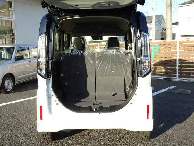 スズキ スペーシア カスタム HYBRID XS ターボ 千葉県 2025(令7)年 0.1千km ピュアホワイトパール/ブラック2トーン 【届出済未使用車】/【ピュアホワイトP/ブラック2トーン（C2H）】/LEDヘッドライト/LEDフォグランプ/パドルシフト/パワーモード/ヘッドアップディスプレイ/スズキセーティサポート/両側パワースライドドア/ハーフレザーシート/シートヒーター/純正15インチAW/アダプティブクルーズコントロール/プッシュスタート/スマートキー2本/プレミアムUV/IRカットガラス/サイド/カーテンエアバッグ/保証書/取扱説明書/