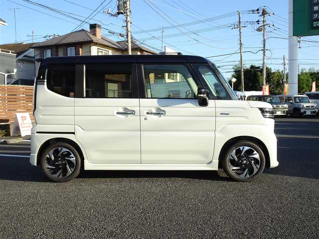 スズキ スペーシア カスタム HYBRID XS ターボ 千葉県 2025(令7)年 0.1千km ピュアホワイトパール/ブラック2トーン 【届出済未使用車】/【ピュアホワイトP/ブラック2トーン（C2H）】/LEDヘッドライト/LEDフォグランプ/パドルシフト/パワーモード/ヘッドアップディスプレイ/スズキセーティサポート/両側パワースライドドア/ハーフレザーシート/シートヒーター/純正15インチAW/アダプティブクルーズコントロール/プッシュスタート/スマートキー2本/プレミアムUV/IRカットガラス/サイド/カーテンエアバッグ/保証書/取扱説明書/