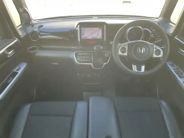 ホンダ Ｎ ＢＯＸ カスタム ターボ SSブラックSパッケージ 福島県 2017(平29)年 9.2万km クリスタルブラックパール (株)IDOMが運営する【じしゃロン福島店】の自社ローン専用車両になります。こちらは現金またはオートローンご利用時の価格です。自社ローンご希望の方は別途その旨お申付け下さい/純正ナビ（AM/FM/CD/iPod/SD/BT)/ワンセグテレビ/バックカメラ/両側パワースライドドア/ETC/クルーズコントロール/シートヒーター/ステアリングスイッチ/パドルシフト/ハーフレザーシート/純正15インチアルミ/純正マット/バイザー/衝突被害軽減ブレーキ/横滑り防止装置