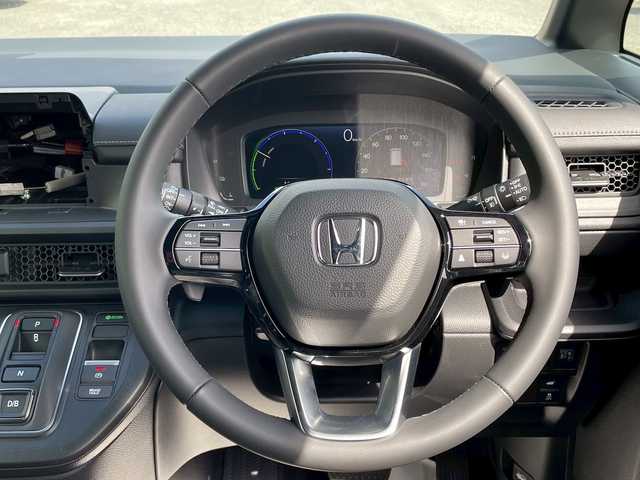 ホンダ ステップワゴン スパーダ eHEV 大分県 2023(令5)年 1.3万km 黒 純正16インチアルミホイール/純正LEDヘッドライト/オートライト