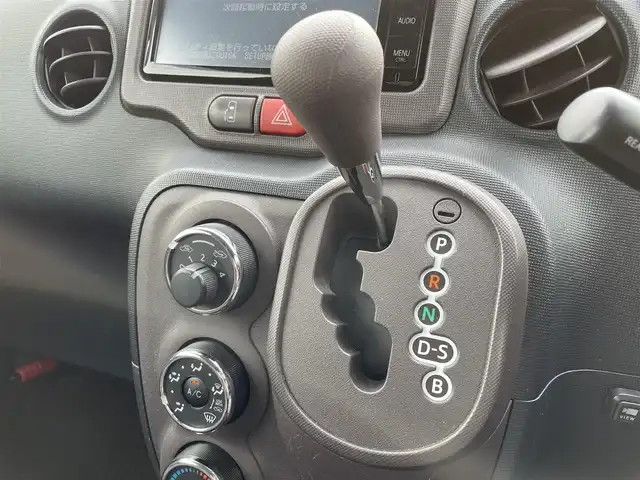 トヨタ スペイド F 千葉県 2015(平27)年 6.1万km ライトブルーマイカメタリック 純正7インチナビ/(FM/AM/Bluetooth)/バックカメラ/フロントカメラ/片側パワースライドドア/横滑り防止装置/ETC/電動格納ミラー/フロアマット/ドアバイザー/スペアキー