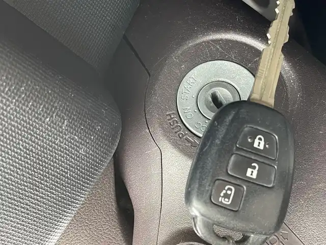 トヨタ スペイド F 千葉県 2015(平27)年 6.1万km ライトブルーマイカメタリック 純正7インチナビ/(FM/AM/Bluetooth)/バックカメラ/フロントカメラ/片側パワースライドドア/横滑り防止装置/ETC/電動格納ミラー/フロアマット/ドアバイザー/スペアキー