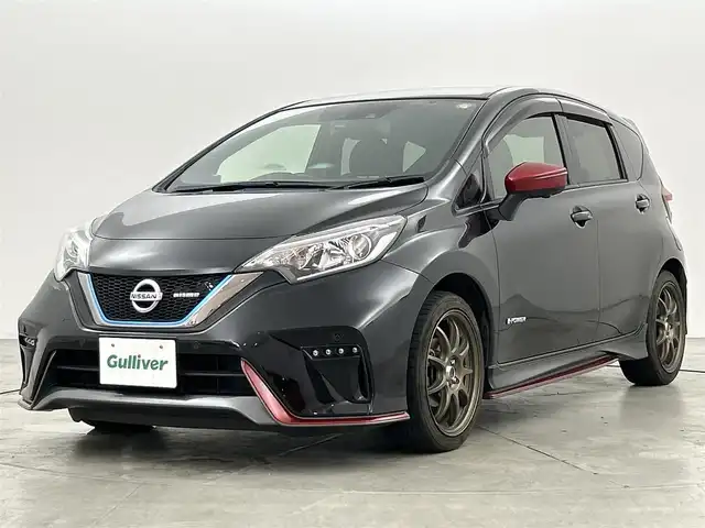 日産 ノート e－パワー ニスモ 福岡県 2017(平29)年 6.4万km スーパーブラック 純正ナビ（フルセグＴＶ）　/全方位カメラ　/エマージェンシーブレーキ　/横滑り防止装置　/レーンキープ　/デジタルインナーミラー　/ナビ連動前方ドラレコ　/EＴＣ　レーダー探知機　/プッシュスタート　/オートエアコン/LEDライト