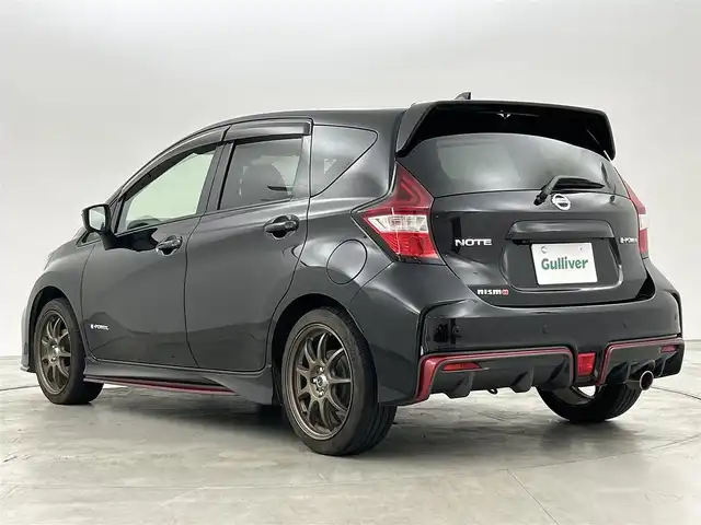 日産 ノート e－パワー ニスモ 福岡県 2017(平29)年 6.4万km スーパーブラック 純正ナビ（フルセグＴＶ）　/全方位カメラ　/エマージェンシーブレーキ　/横滑り防止装置　/レーンキープ　/デジタルインナーミラー　/ナビ連動前方ドラレコ　/EＴＣ　レーダー探知機　/プッシュスタート　/オートエアコン/LEDライト