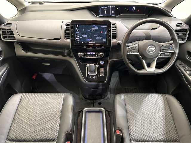 日産 セレナ e－パワー ハイウェイスター V 愛媛県 2021(令3)年 3.2万km ブリリアントホワイトパール 2トーン ワンオーナー/純正10インチナビ/(Bluetooth/フルセグ)/プロパイロット/フリップダウンモニター/インテリジェンスルームミラー/アラウンドビューモニター/カプロンシート/両側電動スライドドア/ドライブレコーダー/衝突被害軽減ブレーキ/コーナーセンサー/レーンキープアシスト/ETC/サイドサンシェード/オートホールド/ステアリングスイッチ/オートライト/フォグランプ/スペアキー/保証書