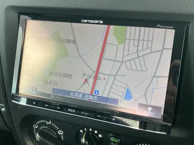 スズキ ジムニー クロスアドベンチャー XC 道南・函館 2011(平23)年 3.4万km クエーサーグレーメタリック ／社外ナビ（BT/CD/DVD)/／フルセグＴＶ/／バックカメラ/／ＥＴＣ/／運転席シートヒーター/／合皮シート/／ライトレベライザー/／トランスファーボタン/／５速マニュアル/／純正アルミホイール/／フォグランプ