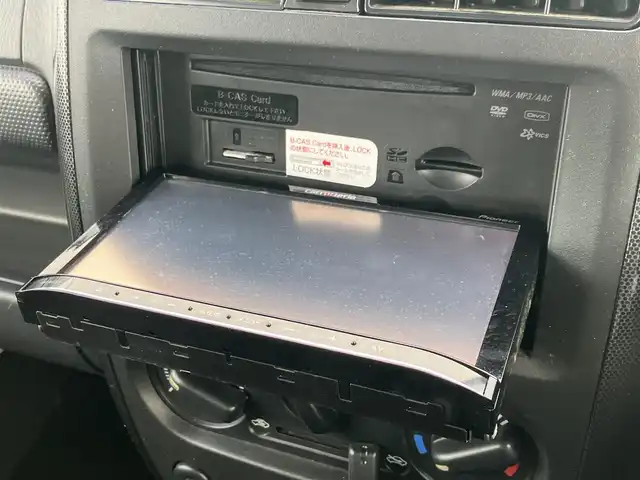 スズキ ジムニー クロスアドベンチャー XC 道南・函館 2011(平23)年 3.4万km クエーサーグレーメタリック ／社外ナビ（BT/CD/DVD)/／フルセグＴＶ/／バックカメラ/／ＥＴＣ/／運転席シートヒーター/／合皮シート/／ライトレベライザー/／トランスファーボタン/／５速マニュアル/／純正アルミホイール/／フォグランプ