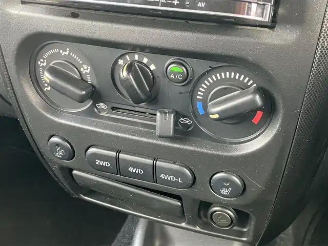 スズキ ジムニー クロスアドベンチャー XC 道南・函館 2011(平23)年 3.4万km クエーサーグレーメタリック ／社外ナビ（BT/CD/DVD)/／フルセグＴＶ/／バックカメラ/／ＥＴＣ/／運転席シートヒーター/／合皮シート/／ライトレベライザー/／トランスファーボタン/／５速マニュアル/／純正アルミホイール/／フォグランプ