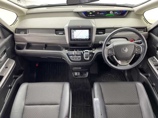 ホンダ フリード＋ ハイブリット G ホンダセンシング 岐阜県 2020(令2)年 7万km プラチナホワイトパール 純正SDナビ（VXM-204VFi)/フルセグ/DVD/BT/USB/バックカメラ/ホンダセンシング/・アダプティブクルーズコントロール/・誤発進抑制機能:/・車線維持支援システム/・後方誤発進抑制機能/・衝突被害軽減ブレーキ/パーキングセンサー/純正ドライブレコーダー/純正ビルトインETC/ハーフレザーシート/前席シートヒーター/両側パワースライドドア/純正フロアマット/サンシェード/純正15インチAW/寒冷地仕様/プッシュスタート/LEDオートライト