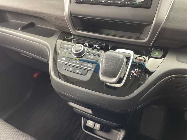 ホンダ フリード＋ ハイブリット G ホンダセンシング 岐阜県 2020(令2)年 7万km プラチナホワイトパール 純正SDナビ（VXM-204VFi)/フルセグ/DVD/BT/USB/バックカメラ/ホンダセンシング/・アダプティブクルーズコントロール/・誤発進抑制機能:/・車線維持支援システム/・後方誤発進抑制機能/・衝突被害軽減ブレーキ/パーキングセンサー/純正ドライブレコーダー/純正ビルトインETC/ハーフレザーシート/前席シートヒーター/両側パワースライドドア/純正フロアマット/サンシェード/純正15インチAW/寒冷地仕様/プッシュスタート/LEDオートライト