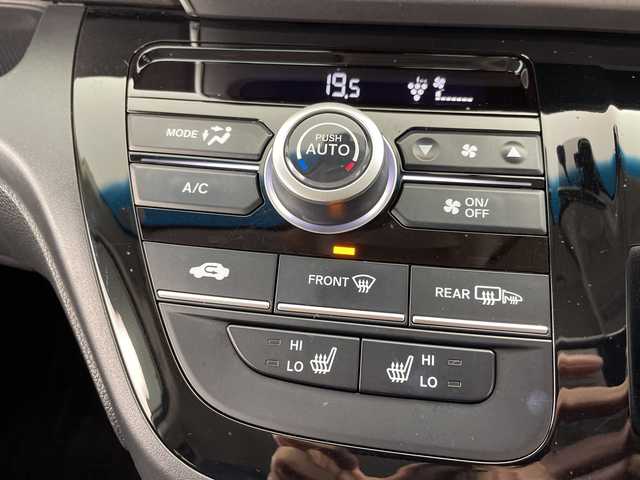 ホンダ フリード＋ ハイブリット G ホンダセンシング 岐阜県 2020(令2)年 7万km プラチナホワイトパール 純正SDナビ（VXM-204VFi)/フルセグ/DVD/BT/USB/バックカメラ/ホンダセンシング/・アダプティブクルーズコントロール/・誤発進抑制機能:/・車線維持支援システム/・後方誤発進抑制機能/・衝突被害軽減ブレーキ/パーキングセンサー/純正ドライブレコーダー/純正ビルトインETC/ハーフレザーシート/前席シートヒーター/両側パワースライドドア/純正フロアマット/サンシェード/純正15インチAW/寒冷地仕様/プッシュスタート/LEDオートライト