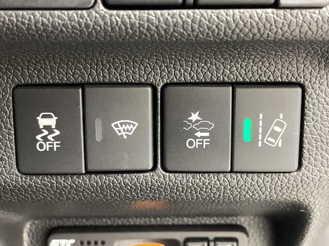 ホンダ フリード＋ ハイブリット G ホンダセンシング 岐阜県 2020(令2)年 7万km プラチナホワイトパール 純正SDナビ（VXM-204VFi)/フルセグ/DVD/BT/USB/バックカメラ/ホンダセンシング/・アダプティブクルーズコントロール/・誤発進抑制機能:/・車線維持支援システム/・後方誤発進抑制機能/・衝突被害軽減ブレーキ/パーキングセンサー/純正ドライブレコーダー/純正ビルトインETC/ハーフレザーシート/前席シートヒーター/両側パワースライドドア/純正フロアマット/サンシェード/純正15インチAW/寒冷地仕様/プッシュスタート/LEDオートライト