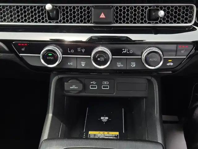 ホンダ シビック EX 鹿児島県 2022(令4)年 3.8万km プラチナホワイトパール ＢＯＳＥプレミアムサウンドシステム　/アダプティブクルーズコントロール　/ＥＴＣ２．０　/ｉＱ充電　/ホンダセンシング　/Ｄ＋Ｎ席パワーシート　/Ｄ＋Ｎ席シートヒーター　/前後ドライブレコーダー　/純正ＨＤＤナビ/Bluetoothオーディオ/フロントワイドビューカメラ/トラフィックジャムアシスト/アダプティブドライビングビーム/レーンキープアシスト/横滑り防止装置/前後コーナーセンサー/エアバッグ(W＋サイド)/カーテンエアバッグ