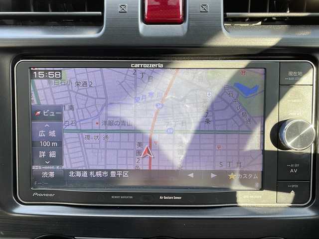 スバル フォレスター 2．0i－L アイサイト 道央・札幌 2014(平26)年 10.5万km アイスシルバーメタリック (株)IDOMが運営する【じしゃロン札幌店】の自社ローン専用車両になりますこちらは現金またはオートローンご利用価格です。自社ローンご希望の方は別途その旨お申し付けください。/ナビ/６スピーカー/バックカメラ/６CVT/革巻きシフトノブ/ピアノブラック調シフトパネル/アイドリングストップ/X-MODE/アイサイトver2（運転支援システム）/HIDヘッドランプ/ポップアップ式ヘッドランプウォッシャー/上部シルバーメッキ加飾付２段メッシュフロントグリル/開口部縦桟フロントバンパー/フロントフォグランプ/サイドシル/リアスポイラー/下部無塗装リアバンパー/リアフォグランプ/マフラーカッター/プライバシーガラス/クリアビューバック（デアイサー/ヒーテッドドアミラー）/ホワイト照明グレー文字盤自発光式アナログメーター/マルチインフォメーションディスプレイ/革巻きステアリングホイール/パドルシフト/２モード SI-DRIVE/SRSエアバック/シートヒーター /左右独立温度調整オートエアコン/シルバーステッチ入ファブリックシート/ワンタッチフォールディング機能付リクライニング式シート/リモコンキー/イモビライザー