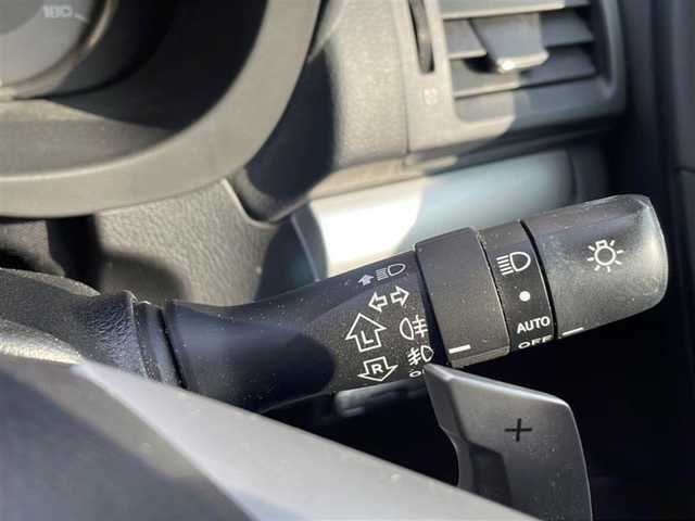 スバル フォレスター 2．0i－L アイサイト 道央・札幌 2014(平26)年 10.5万km アイスシルバーメタリック (株)IDOMが運営する【じしゃロン札幌店】の自社ローン専用車両になりますこちらは現金またはオートローンご利用価格です。自社ローンご希望の方は別途その旨お申し付けください。/ナビ/６スピーカー/バックカメラ/６CVT/革巻きシフトノブ/ピアノブラック調シフトパネル/アイドリングストップ/X-MODE/アイサイトver2（運転支援システム）/HIDヘッドランプ/ポップアップ式ヘッドランプウォッシャー/上部シルバーメッキ加飾付２段メッシュフロントグリル/開口部縦桟フロントバンパー/フロントフォグランプ/サイドシル/リアスポイラー/下部無塗装リアバンパー/リアフォグランプ/マフラーカッター/プライバシーガラス/クリアビューバック（デアイサー/ヒーテッドドアミラー）/ホワイト照明グレー文字盤自発光式アナログメーター/マルチインフォメーションディスプレイ/革巻きステアリングホイール/パドルシフト/２モード SI-DRIVE/SRSエアバック/シートヒーター /左右独立温度調整オートエアコン/シルバーステッチ入ファブリックシート/ワンタッチフォールディング機能付リクライニング式シート/リモコンキー/イモビライザー