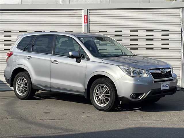 スバル フォレスター 2．0i－L アイサイト 道央・札幌 2014(平26)年 10.5万km アイスシルバーメタリック (株)IDOMが運営する【じしゃロン札幌店】の自社ローン専用車両になりますこちらは現金またはオートローンご利用価格です。自社ローンご希望の方は別途その旨お申し付けください。/ナビ/６スピーカー/バックカメラ/６CVT/革巻きシフトノブ/ピアノブラック調シフトパネル/アイドリングストップ/X-MODE/アイサイトver2（運転支援システム）/HIDヘッドランプ/ポップアップ式ヘッドランプウォッシャー/上部シルバーメッキ加飾付２段メッシュフロントグリル/開口部縦桟フロントバンパー/フロントフォグランプ/サイドシル/リアスポイラー/下部無塗装リアバンパー/リアフォグランプ/マフラーカッター/プライバシーガラス/クリアビューバック（デアイサー/ヒーテッドドアミラー）/ホワイト照明グレー文字盤自発光式アナログメーター/マルチインフォメーションディスプレイ/革巻きステアリングホイール/パドルシフト/２モード SI-DRIVE/SRSエアバック/シートヒーター /左右独立温度調整オートエアコン/シルバーステッチ入ファブリックシート/ワンタッチフォールディング機能付リクライニング式シート/リモコンキー/イモビライザー