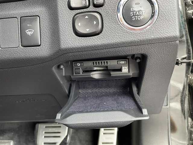 トヨタ マークＸ 350RDS 長野県 2017(平29)年 5.7万km シルバーマイカM ４WD/社外ナビ/・Bluetooth/CD/DVD/TV/バックカメラ/社外ETC/クルーズコントロール追走あり/純正フロアマット/ハーフレザー/前席パワーシート/前席シートヒーター/社外１９インチＡＷ/LEDオートライト/ドアバイザー/保証書/取り扱い説明書