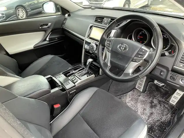 トヨタ マークＸ 350RDS 長野県 2017(平29)年 5.7万km シルバーマイカM ４WD/社外ナビ/・Bluetooth/CD/DVD/TV/バックカメラ/社外ETC/クルーズコントロール追走あり/純正フロアマット/ハーフレザー/前席パワーシート/前席シートヒーター/社外１９インチＡＷ/LEDオートライト/ドアバイザー/保証書/取り扱い説明書