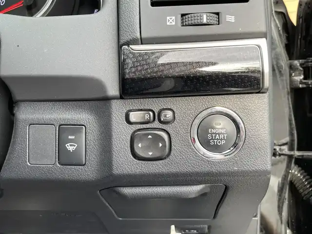 トヨタ マークＸ 350RDS 長野県 2017(平29)年 5.7万km シルバーマイカM ４WD/社外ナビ/・Bluetooth/CD/DVD/TV/バックカメラ/社外ETC/クルーズコントロール追走あり/純正フロアマット/ハーフレザー/前席パワーシート/前席シートヒーター/社外１９インチＡＷ/LEDオートライト/ドアバイザー/保証書/取り扱い説明書