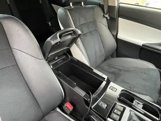 トヨタ マークＸ 350RDS 長野県 2017(平29)年 5.7万km シルバーマイカM ４WD/社外ナビ/・Bluetooth/CD/DVD/TV/バックカメラ/社外ETC/クルーズコントロール追走あり/純正フロアマット/ハーフレザー/前席パワーシート/前席シートヒーター/社外１９インチＡＷ/LEDオートライト/ドアバイザー/保証書/取り扱い説明書