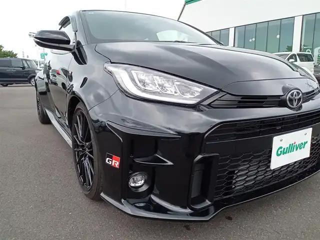 トヨタ ＧＲヤリス RZ ファーストエディション 福井県 2021(令3)年 0.8万km プレシャスブラックパール ワンオーナー車/純正18インチAW/４WD/LEDヘッドライト/Fフォグ/SOSボタン/ビルトインETC/純正メモリナビ/フルセグテレビ/盗難防止装置/横滑り防止装置/アイドリングストップ/ダブル＋サイドエアバッグ/カーテンエアバッグ/純正フロアマット/スマートキー