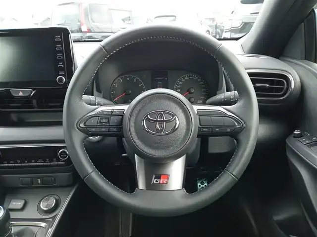 トヨタ ＧＲヤリス RZ ファーストエディション 福井県 2021(令3)年 0.8万km プレシャスブラックパール ワンオーナー車/純正18インチAW/４WD/LEDヘッドライト/Fフォグ/SOSボタン/ビルトインETC/純正メモリナビ/フルセグテレビ/盗難防止装置/横滑り防止装置/アイドリングストップ/ダブル＋サイドエアバッグ/カーテンエアバッグ/純正フロアマット/スマートキー